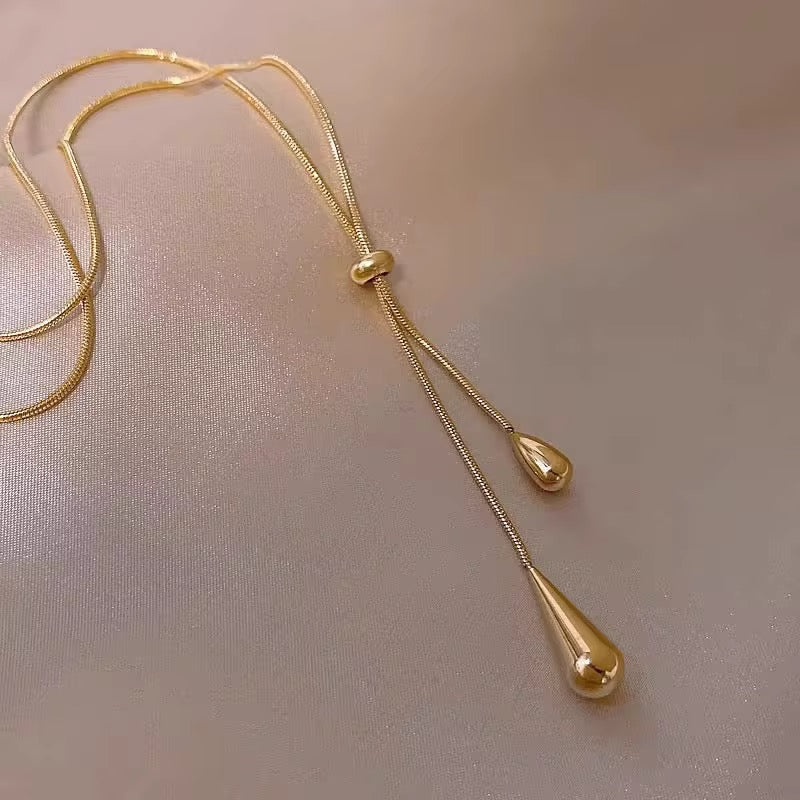 Pendant Knot Necklace